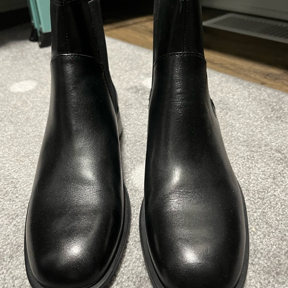 Vagabond Black Leather Ankle Boots - Picture 1 of 3